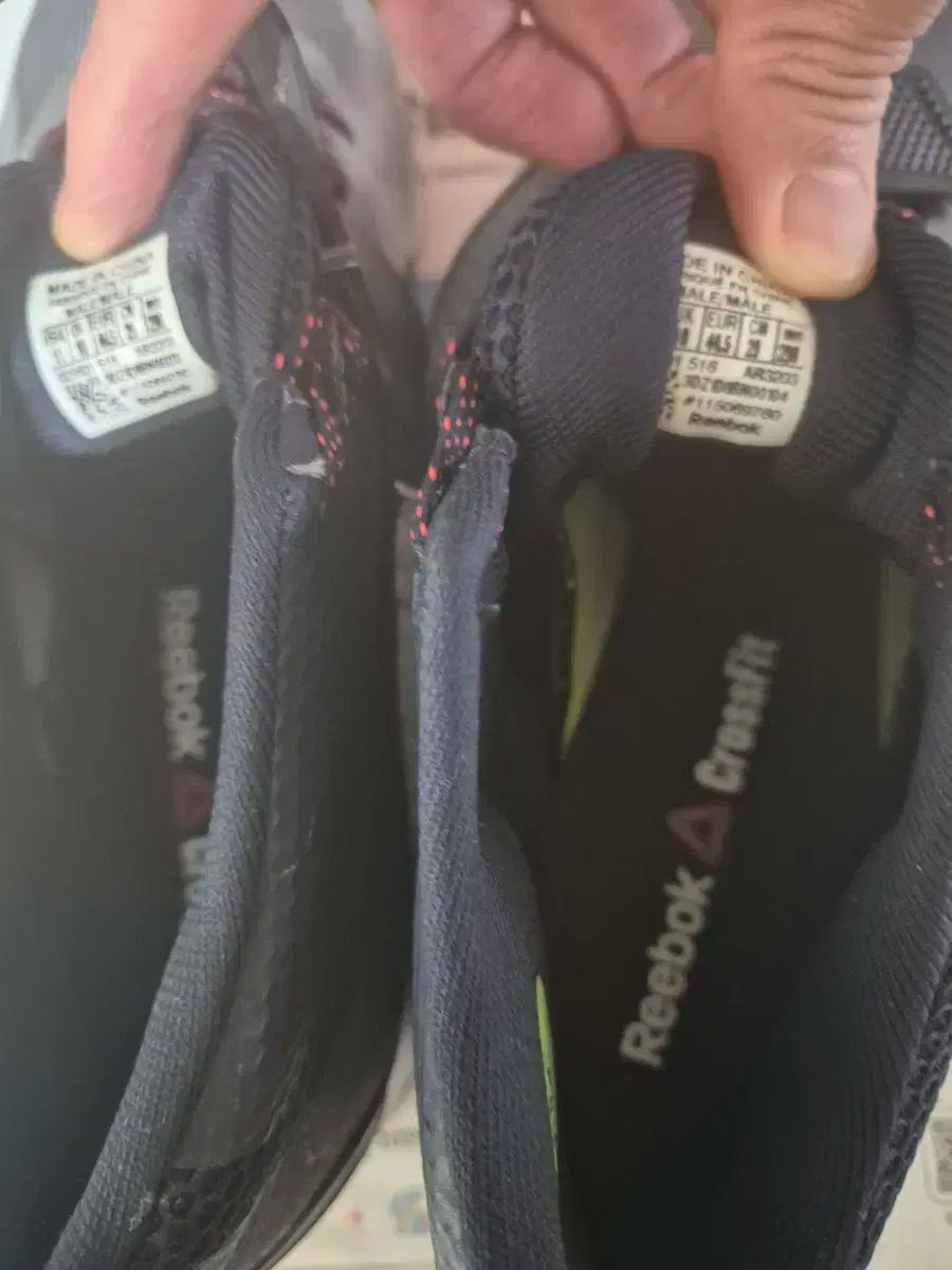 スニーカー グレー