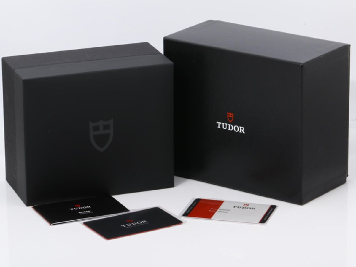  チューダー ブラックベイ 58 ブラック 79030N ステンレススティール SSブレス ミニマル 自動巻き時計 腕時計(アナログ)