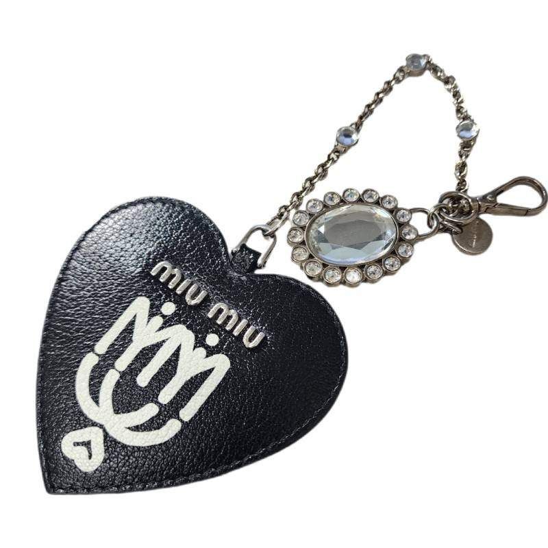 MIU MIU ミュウミュウ ハートミラーチャーム ブラック 本革 レザー