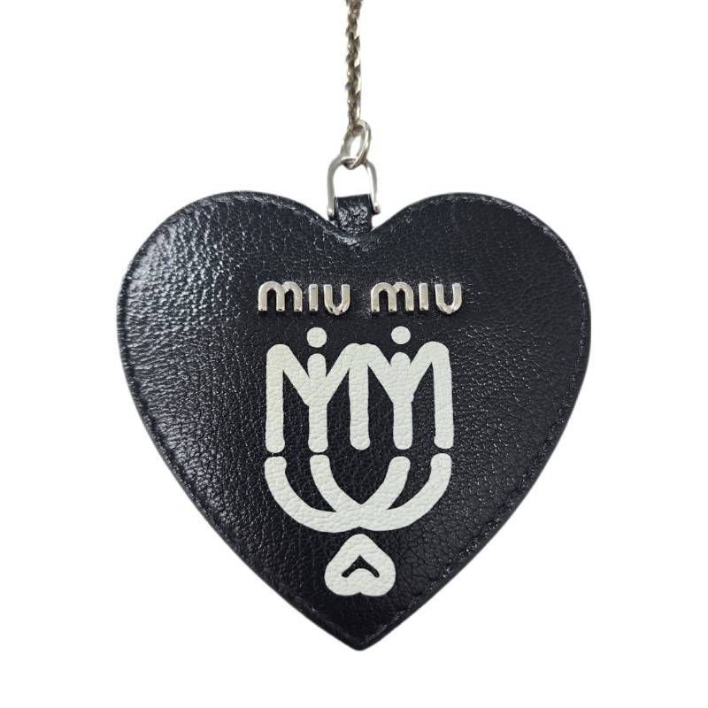 miu miu レザーチャーム レザーネックレス イタリア製 miu miu レザーチャーム レザーネックレス イタリア製 miu miu レザー
