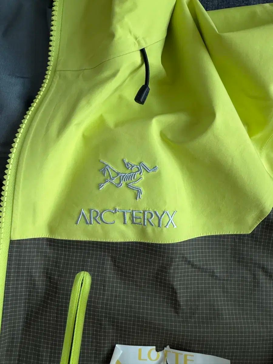 ARC TERYX アークテリクス ウィンドブレーカー 蛍光 105 サイズ 程度