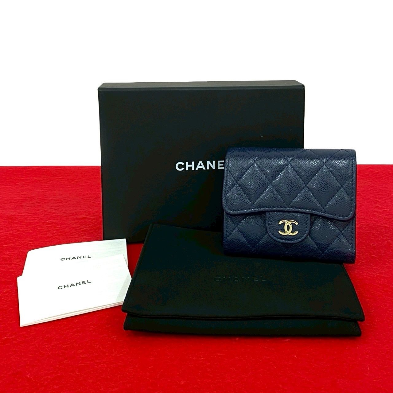 箱 袋付き シール有 ランダム番台 CHANEL シャネル マトラッセ ココ キャビアスキン レザー 本革 三つ折り財布 ネイビー 34422