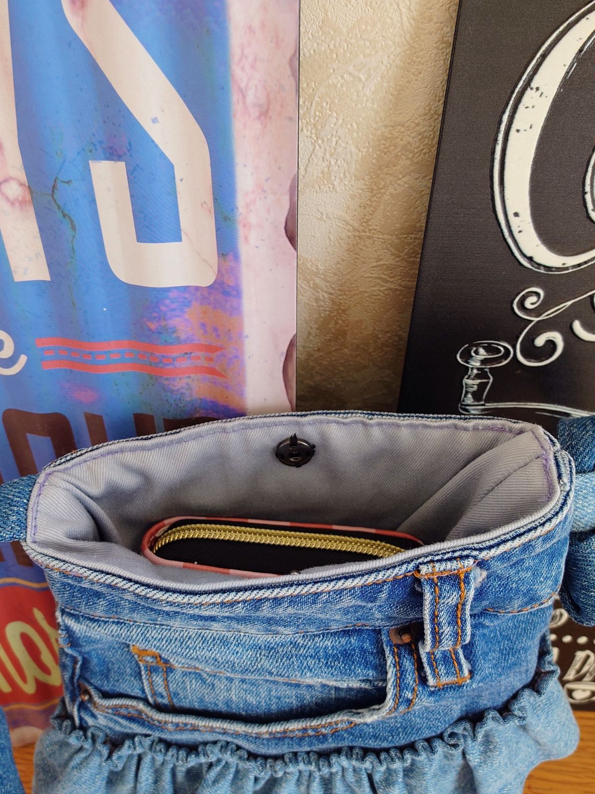 81☆USEDダメージデニムリメイク☆サコッシュ☆フリルショルダーバッグ