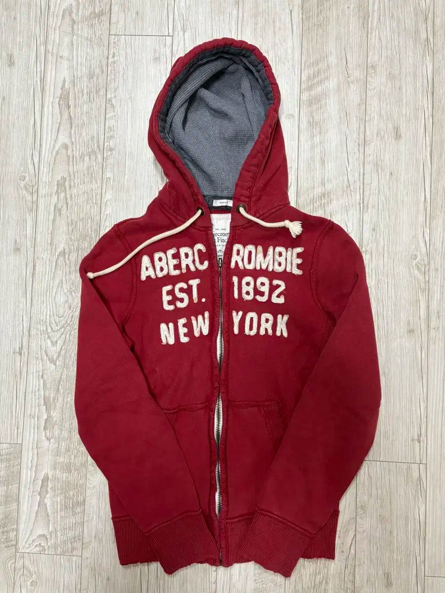 Abercrombie アバクロンビー フードジップアップ レッド ヤン ホンウォン YANG HONGWON ONE