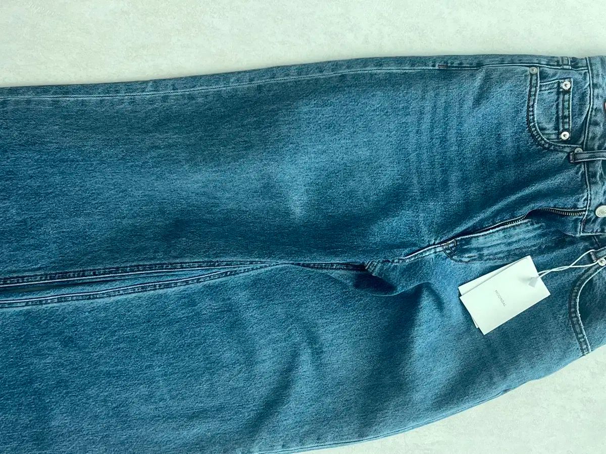 ムンダル ストレート デニム ブルー