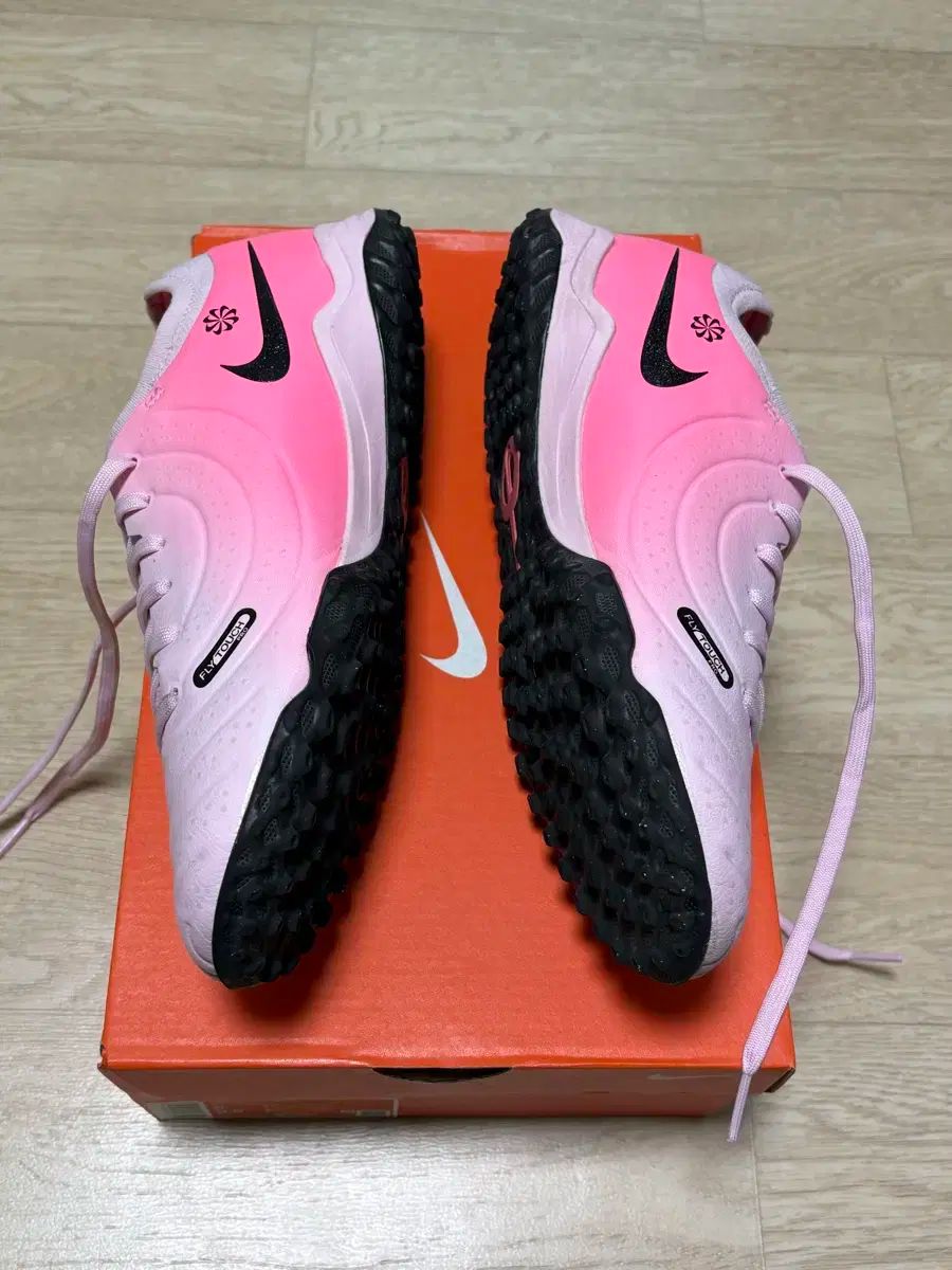 ナイキ ティエンポ レジェンド 10 プロ tf 260 サッカーシューズ