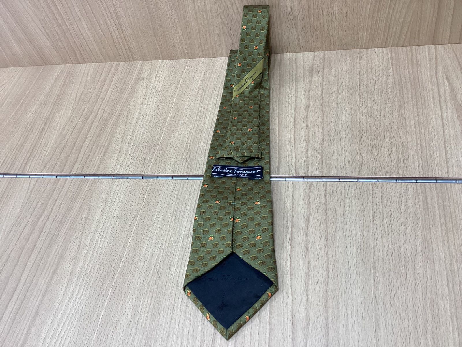 I704 フェラガモ ネクタイ - メルカリ