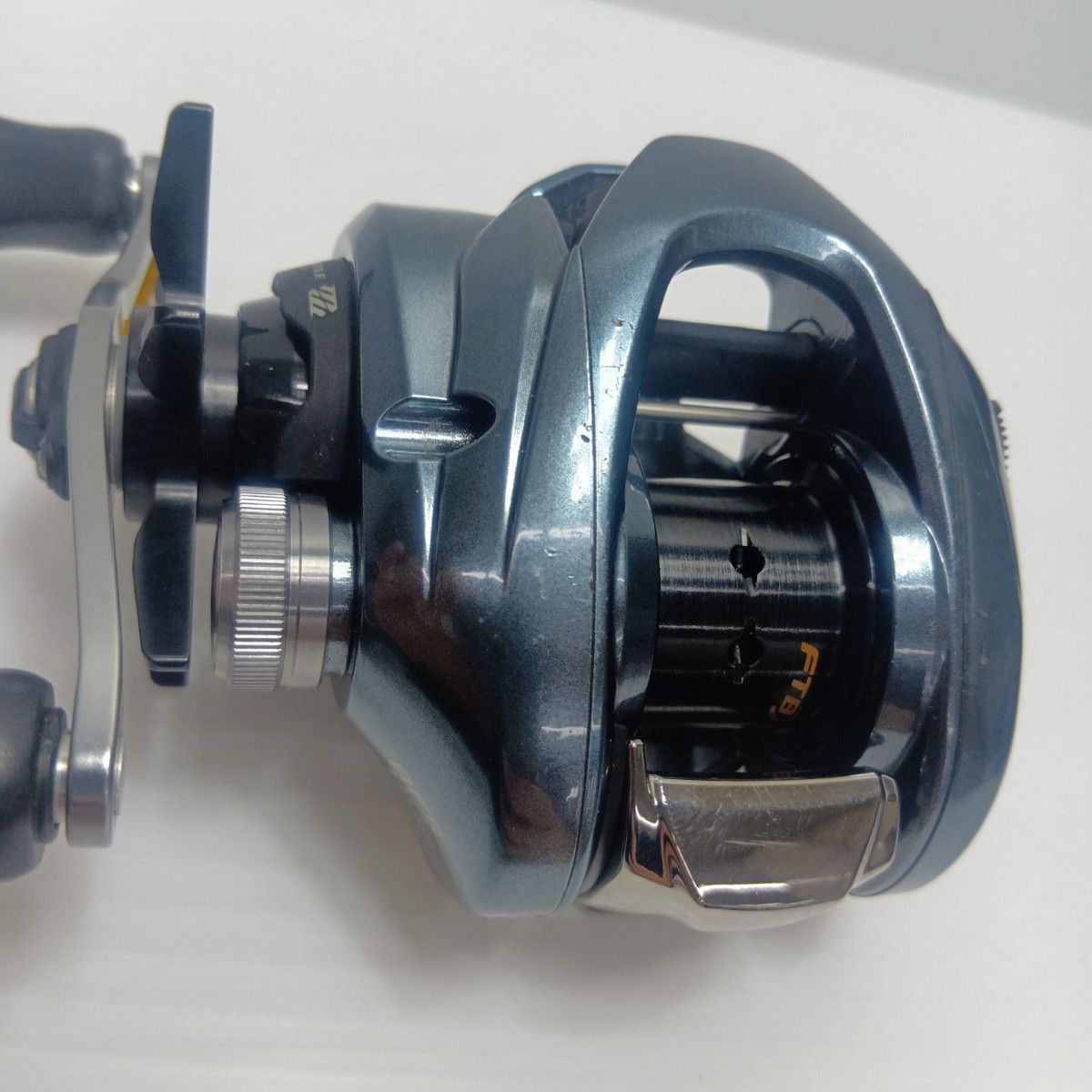 SHIMANO シマノ 22アルデバランBFS HG キズ有 スタードラグ 替スプール付属 043993