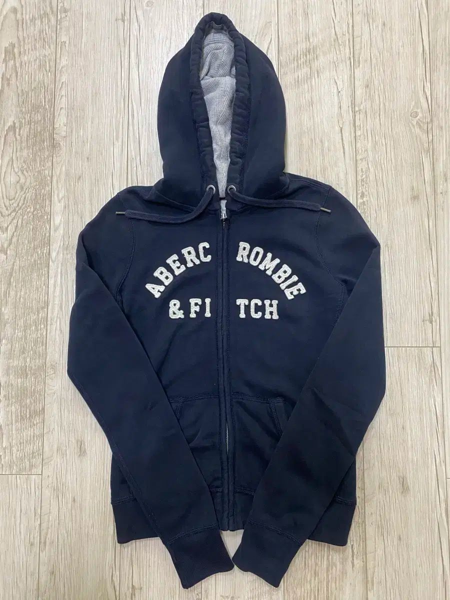 アバクロンビー タイトフィット フードジップアップ s