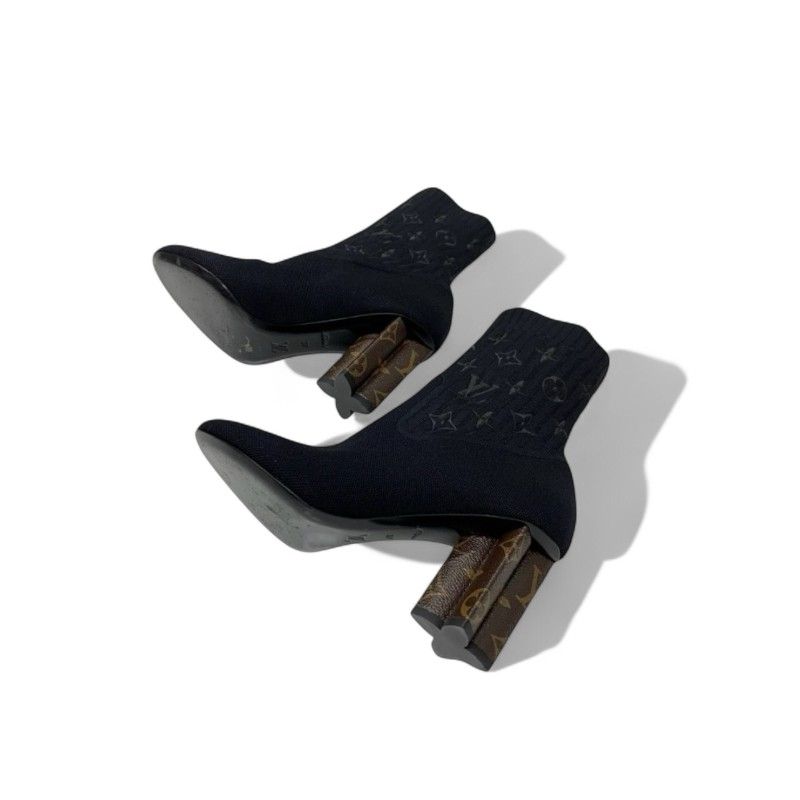 美品　ルイヴィトン　ニットソックスブーツ　モノグラムロゴ　刺繍　黒 未使用 ルイヴィトン LOUIS VUITTON シルエットライン ブーツ ショート