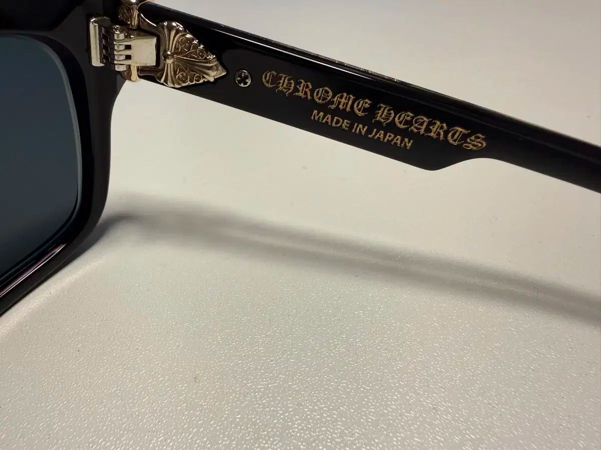  CHROME HEARTS ボックスオフィサー サングラス ブラック GOLD サングラス 小物