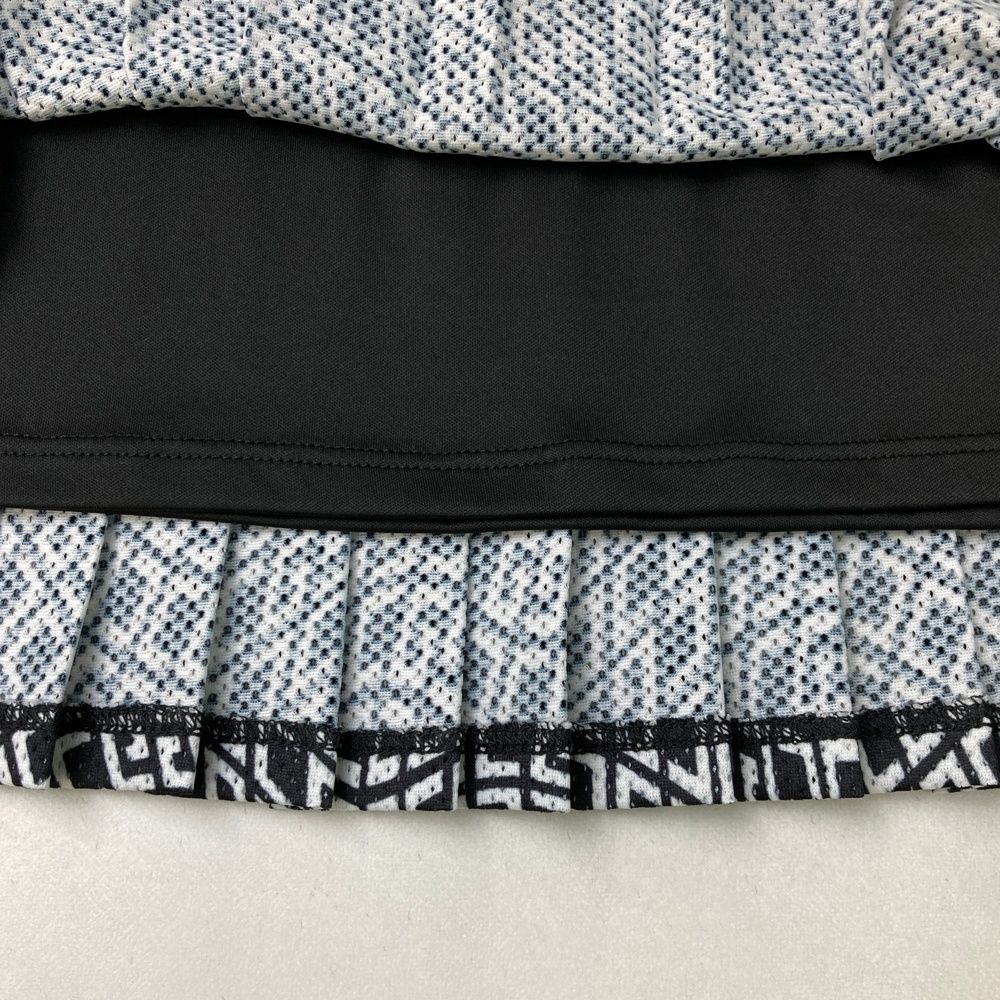 モデル プリーツスカート