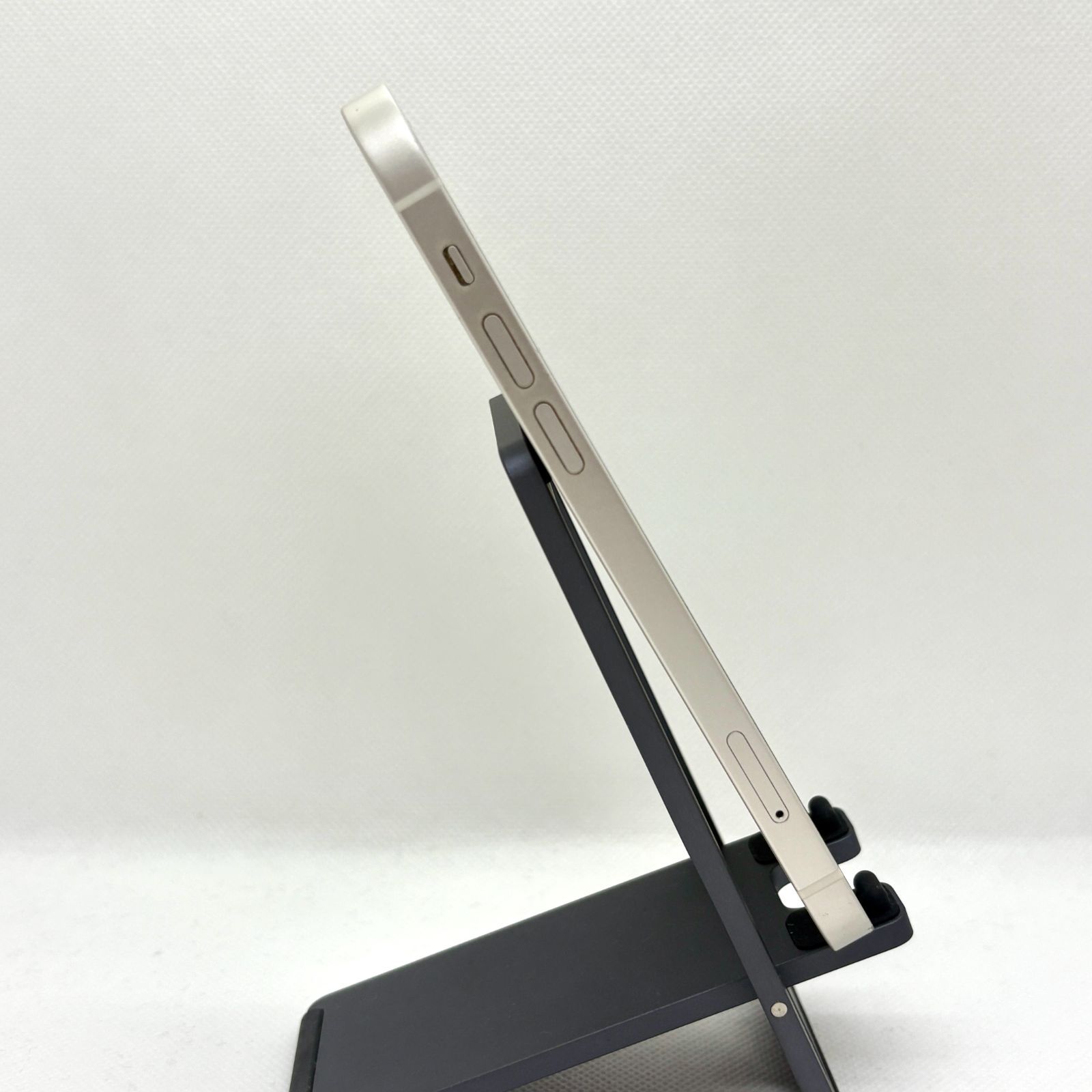 良品】【純正バッテリー81%】 iPhone 12 64GB ホワイト 3369 SIMフリー