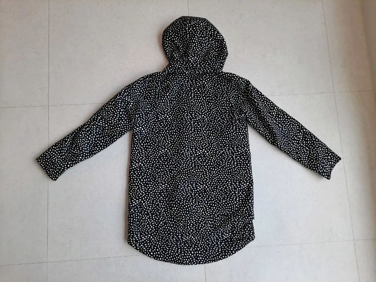 アディダス ブラック パータン フー アウター