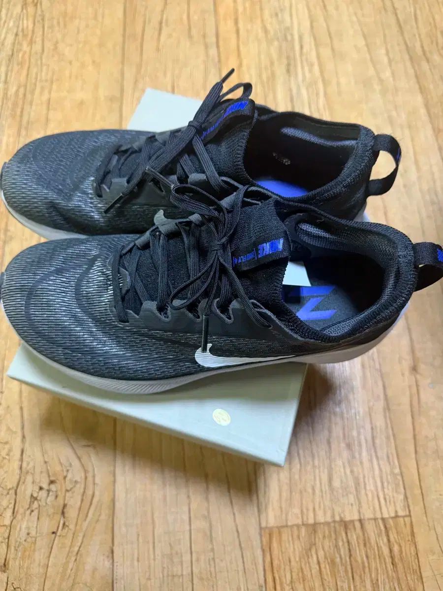 ナイキ ズームフライ 4 ランニングシューズ 245-250