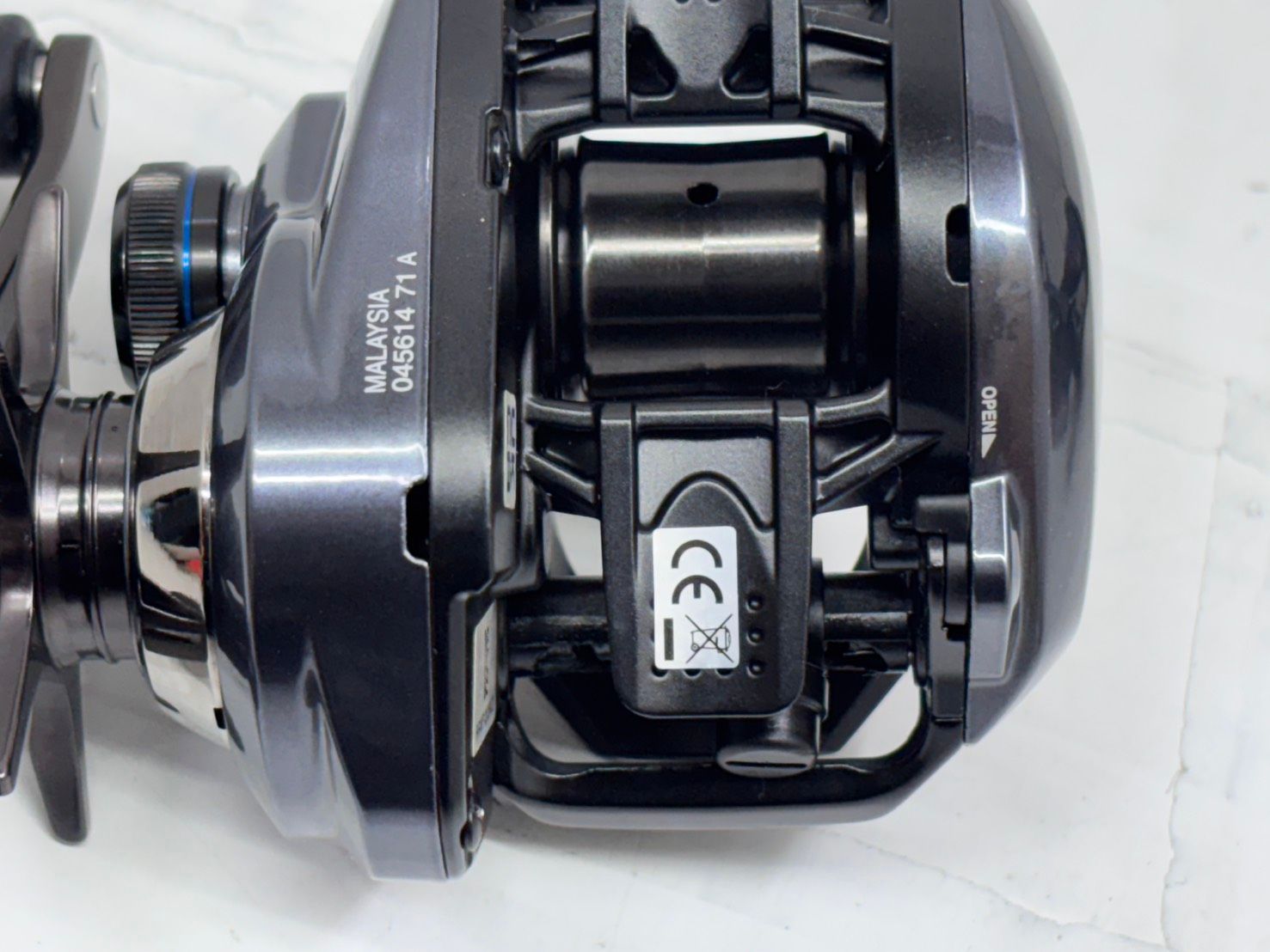 h9981 SHIMANO シマノ ベイトリール SLX DC 71 リール 釣具