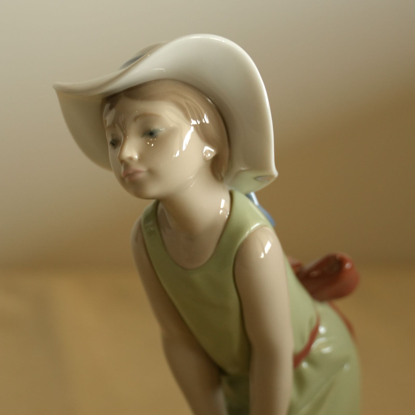 IM] 美品 リアドロ フィギュリン 帽子をかぶった少女 1978年 スペイン