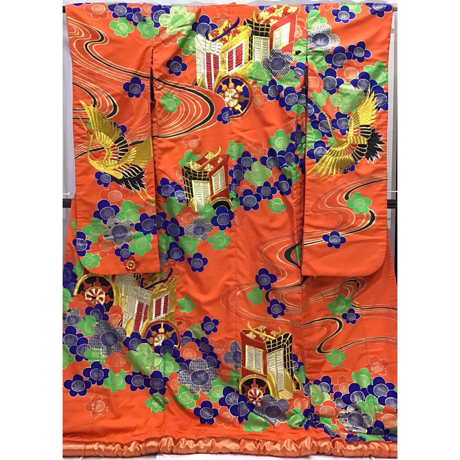 着物 打掛 刺繍 御所車 鶴 赤系地 No 200701 1671 梱包サイズ80