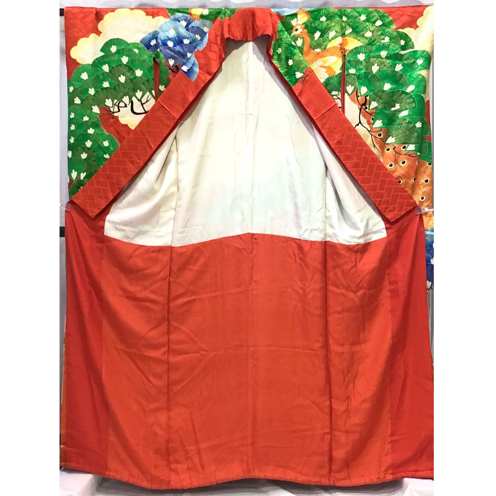 着物 引き振袖 孔雀 松 赤系地 No.200701-1675 梱包サイズ80