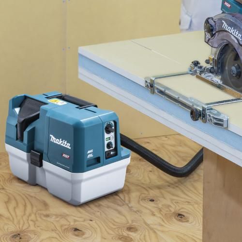 マキタ makita VC013GZ 充電式集じん機 40Vmax 無線連動対応 乾湿両用 7.5L フィルタ搭載 APT IPX4対応 パワフル吸引 低騒音