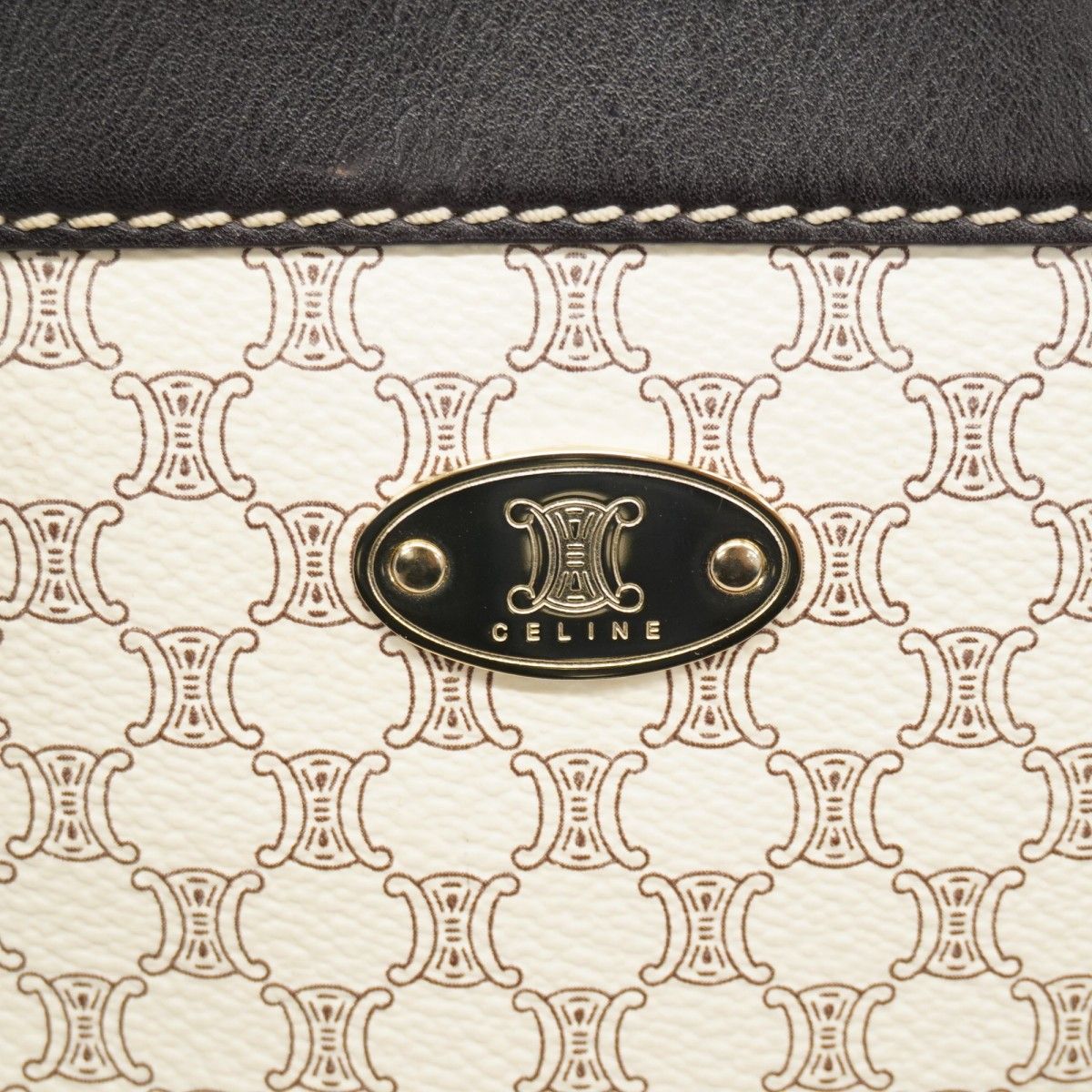 ダークブラウン