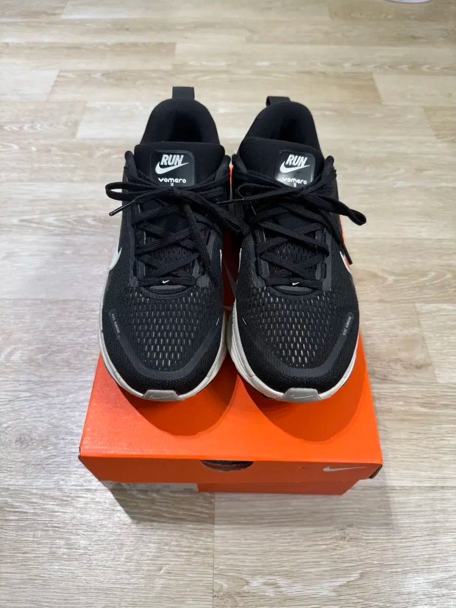 ナイキ ボメロ18 ランニングシューズ 265