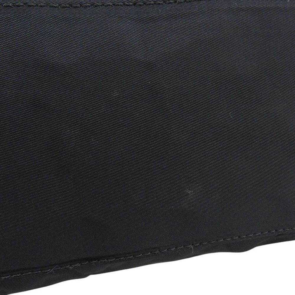 PRADA 三角プレート