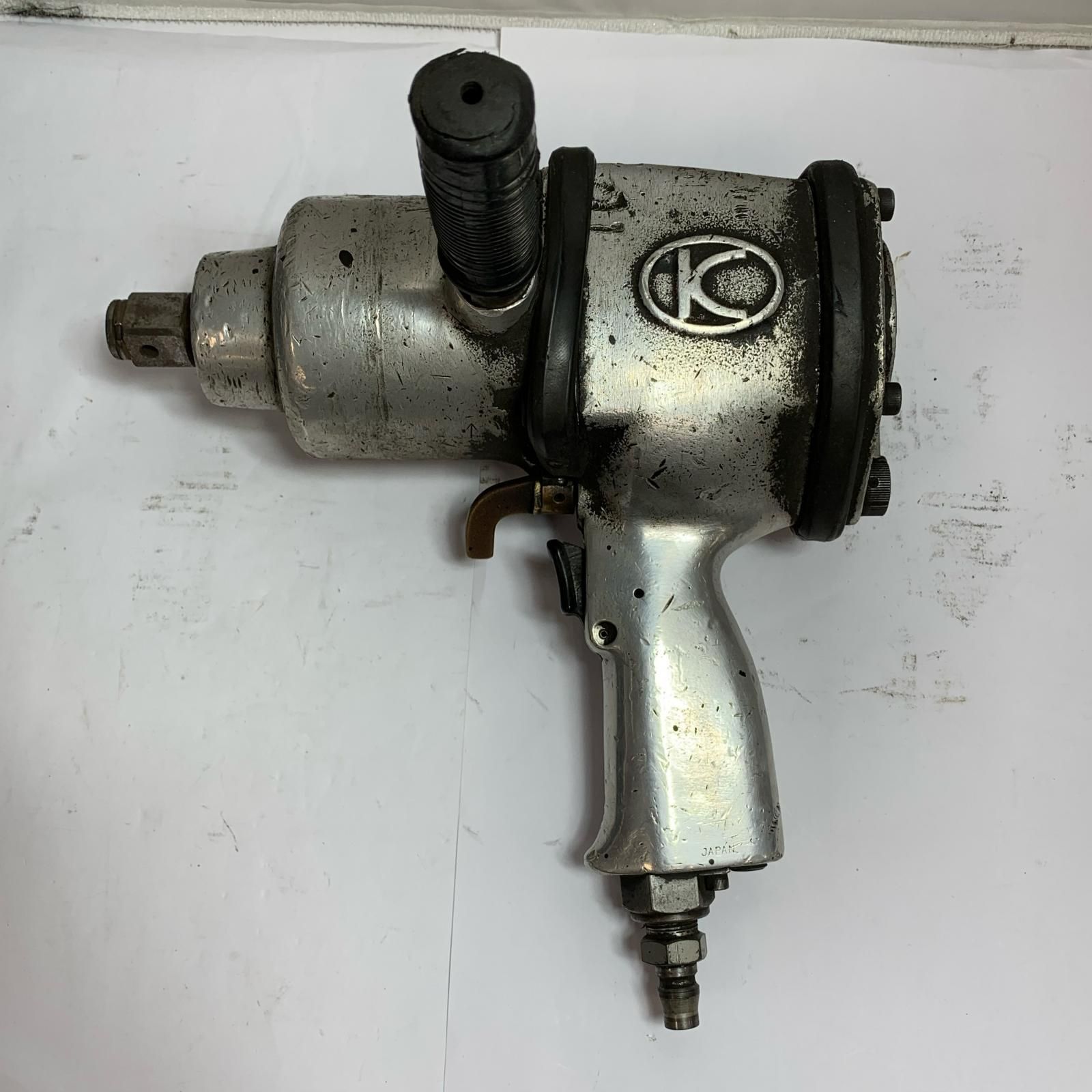 ♭♭空研工業 エアインパクトレンチ 本体のみ 常圧 KW-20P1 シルバー