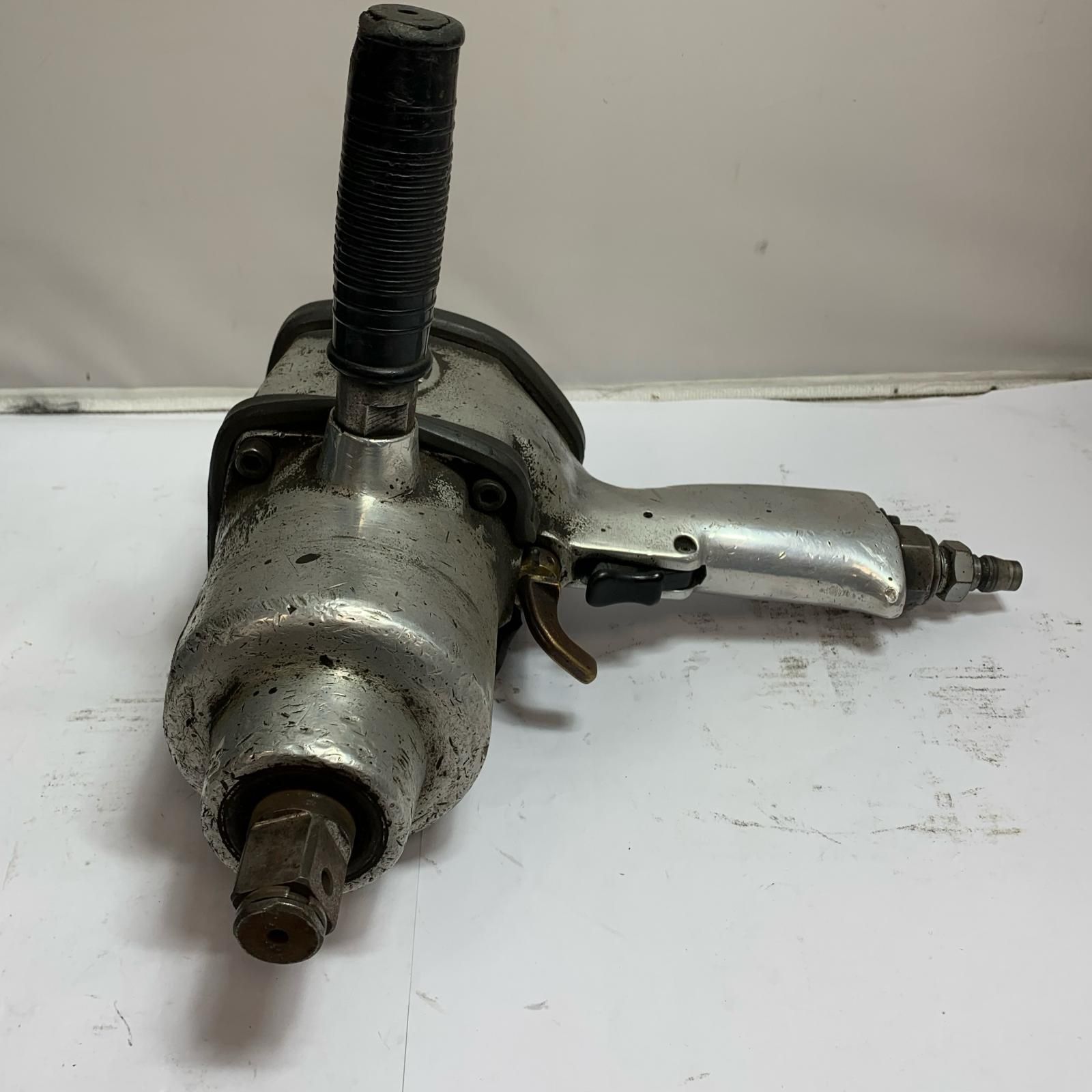 ♭♭ エアインパクトレンチ