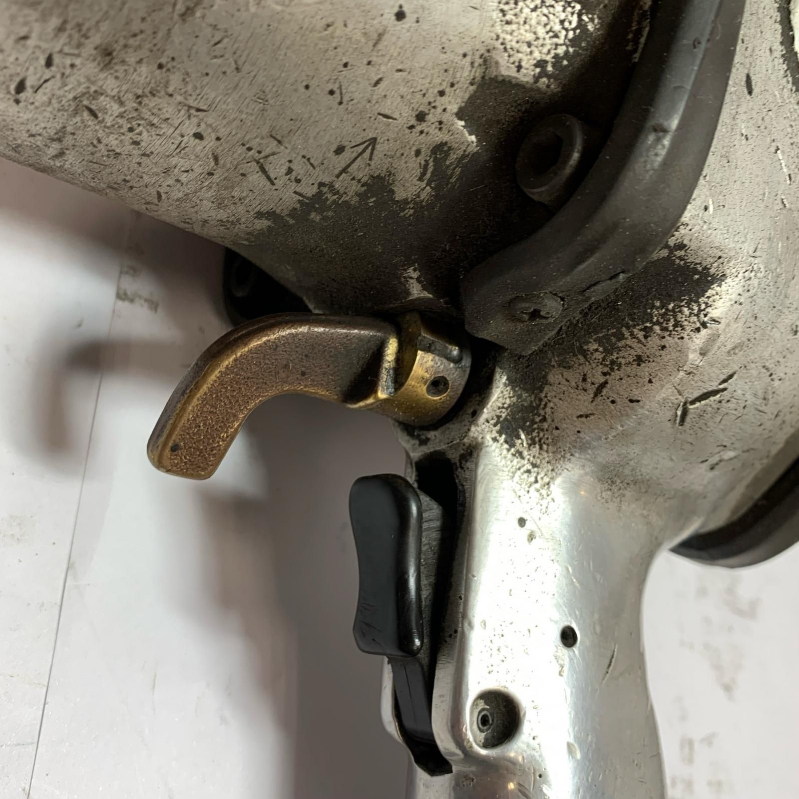 エアインパクトレンチ