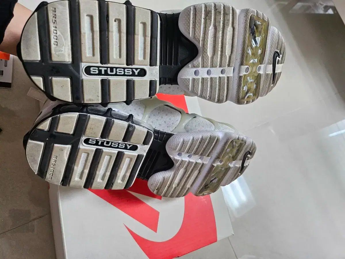 x ステューシー