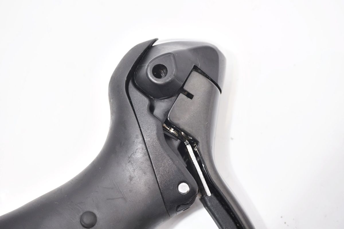 SHIMANO 「シマノ」 105 ST-5600 デュアルコントロールレバー