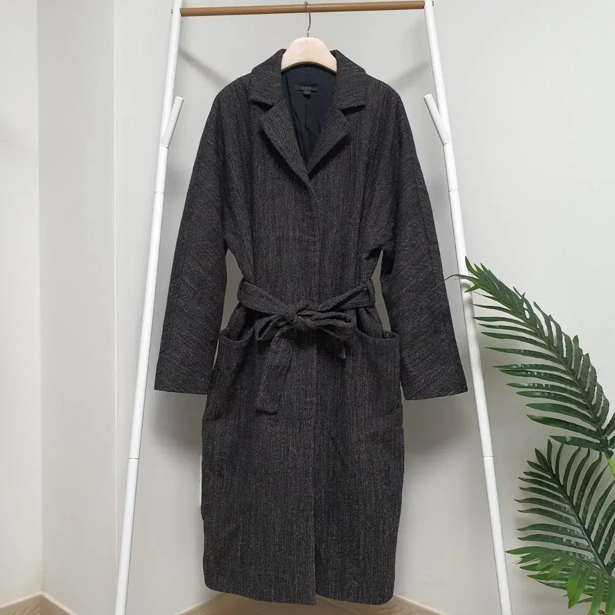 コスcos ヘリンボーン ウール ベルト ロングコート