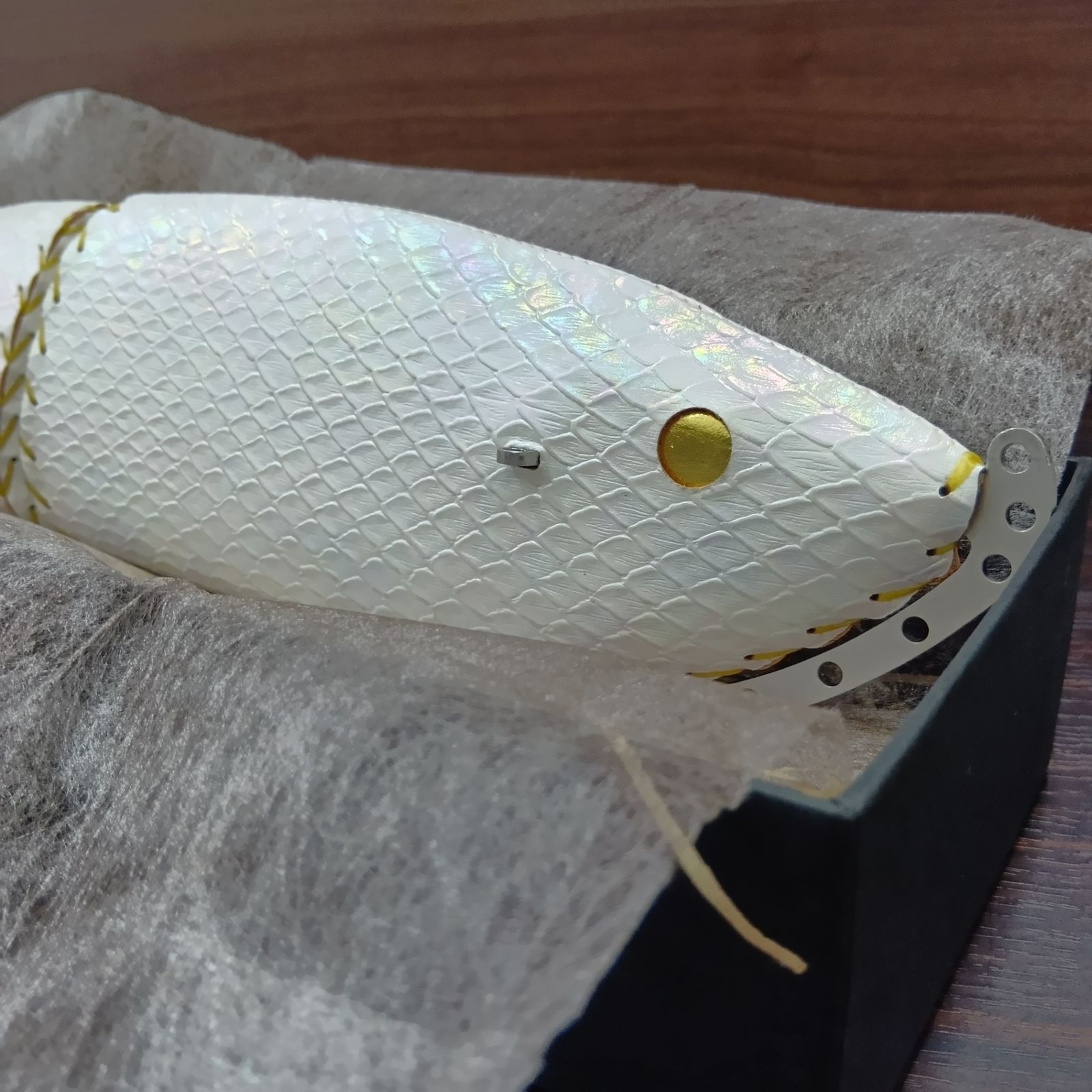 マニーフォールド MANIFOLD デニイロ 444 White Rainbow ルアー