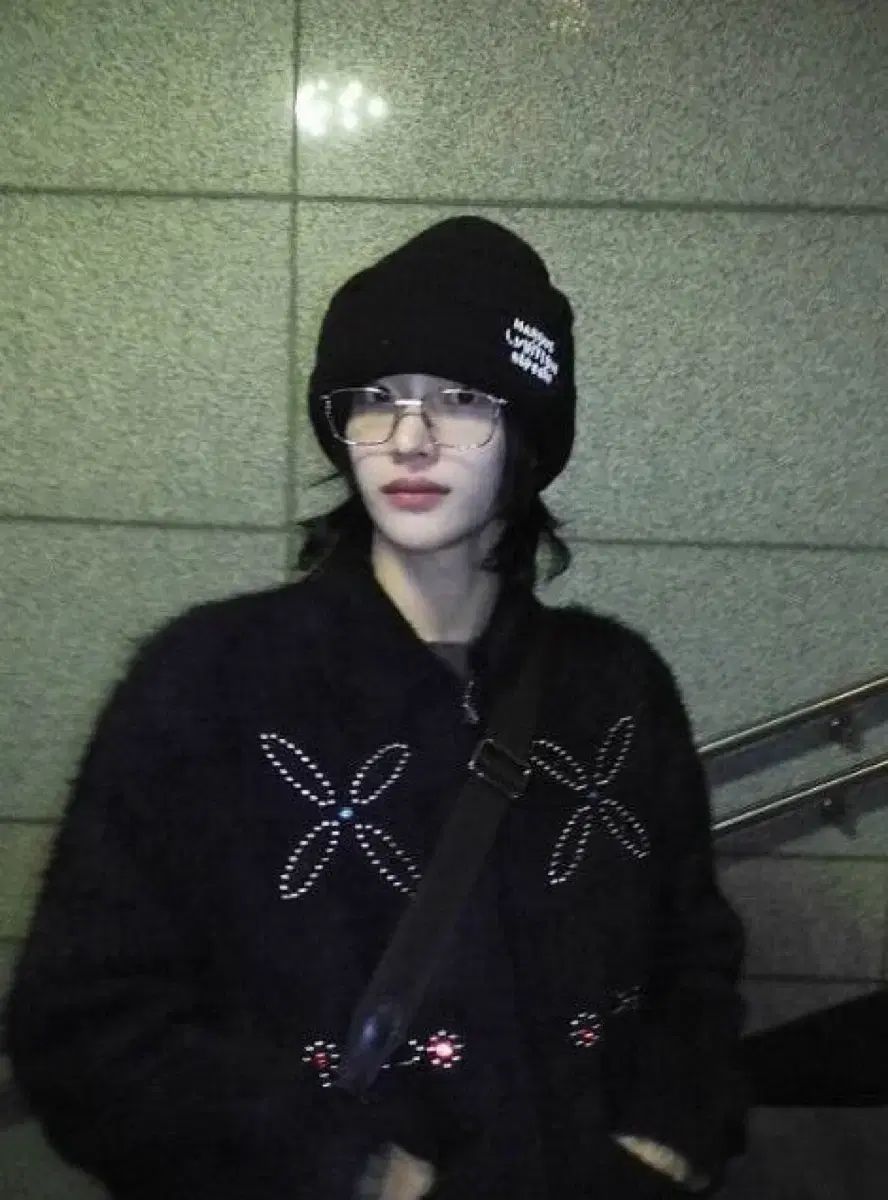 ガーメントファブリック加工された原石とセーター ジャケット ブラック RIIZE ライズ ウォンビン WONBIN ソン ミンジュ