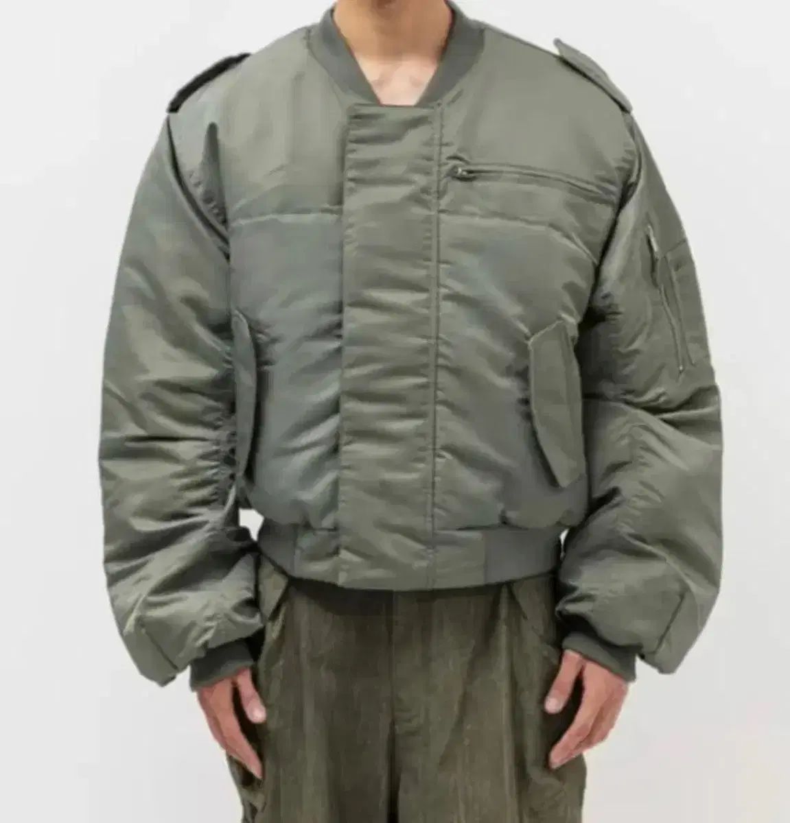 エンタイヤ スタジオ ブルゾン A-2