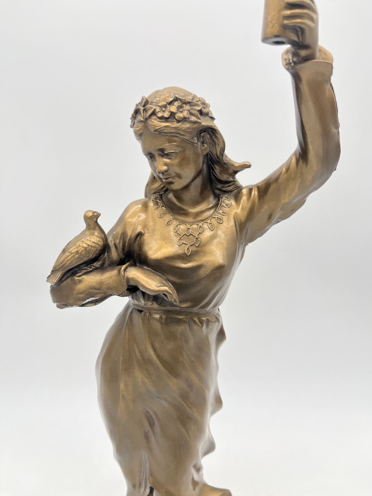 銅像 ブロンズ像 女神 4RP751 金属製 女性 鳩 置物 インテリア