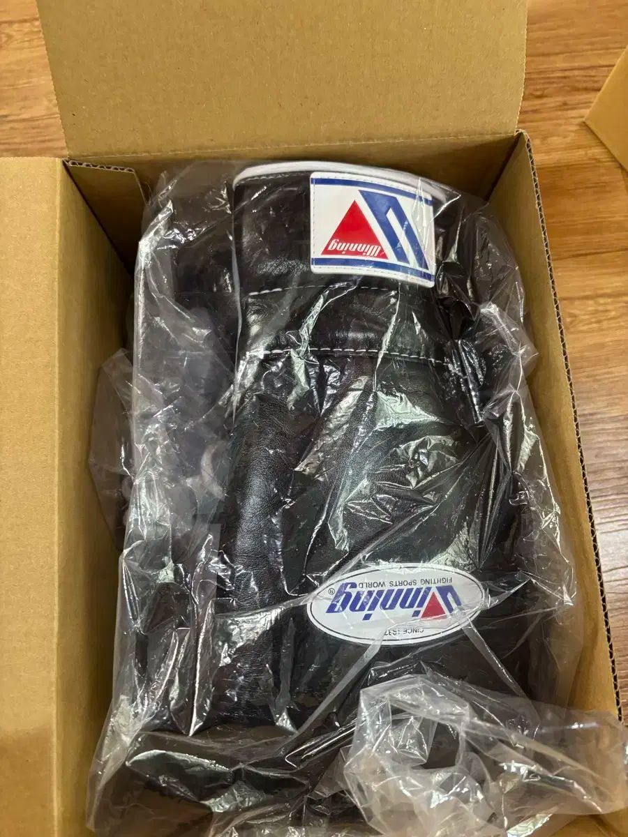 ウィニング 14オンス 紐式 グローブ ブラック-グレー