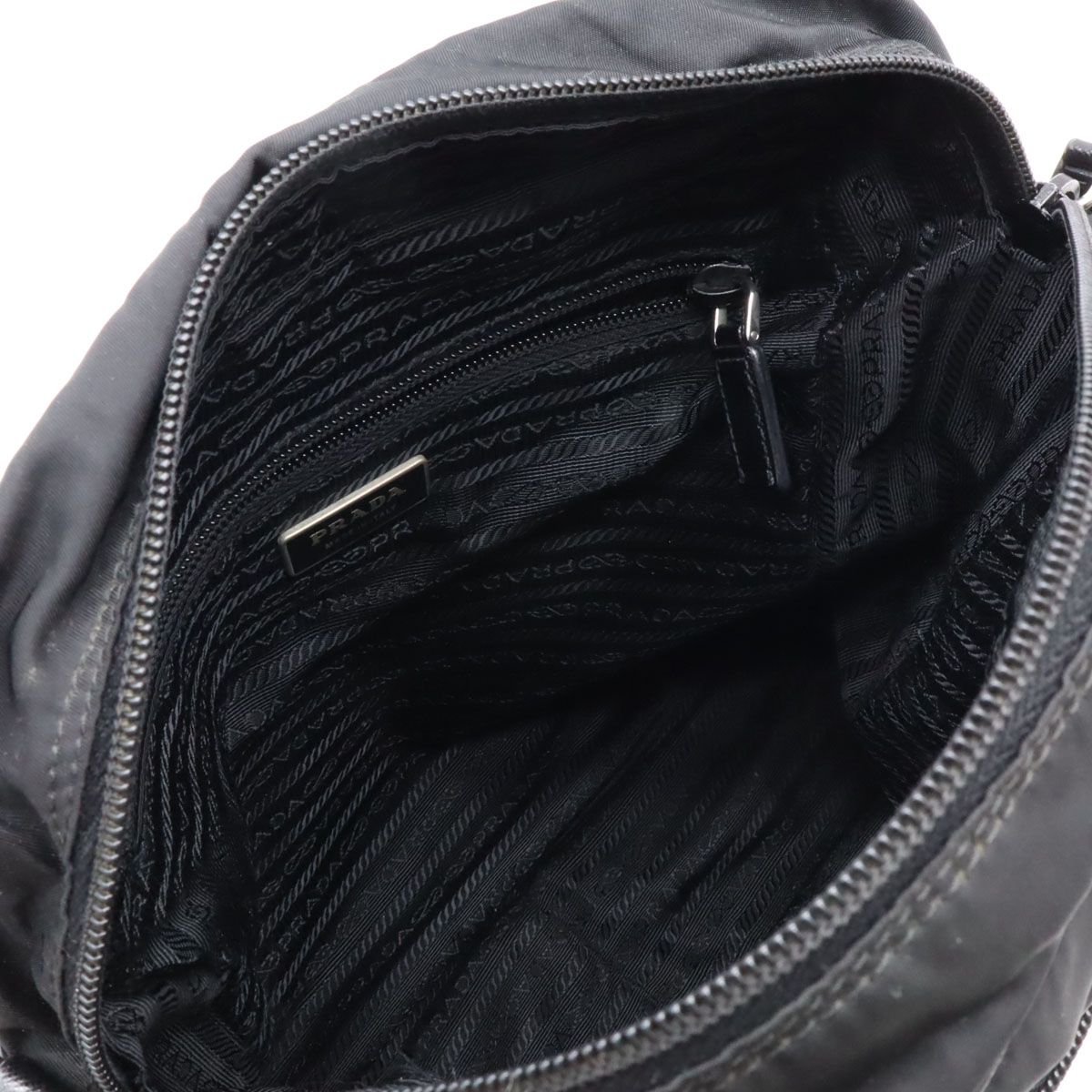 PRADA プラダ ショルダーバッグ メッセンジャーバッグ 斜め掛け