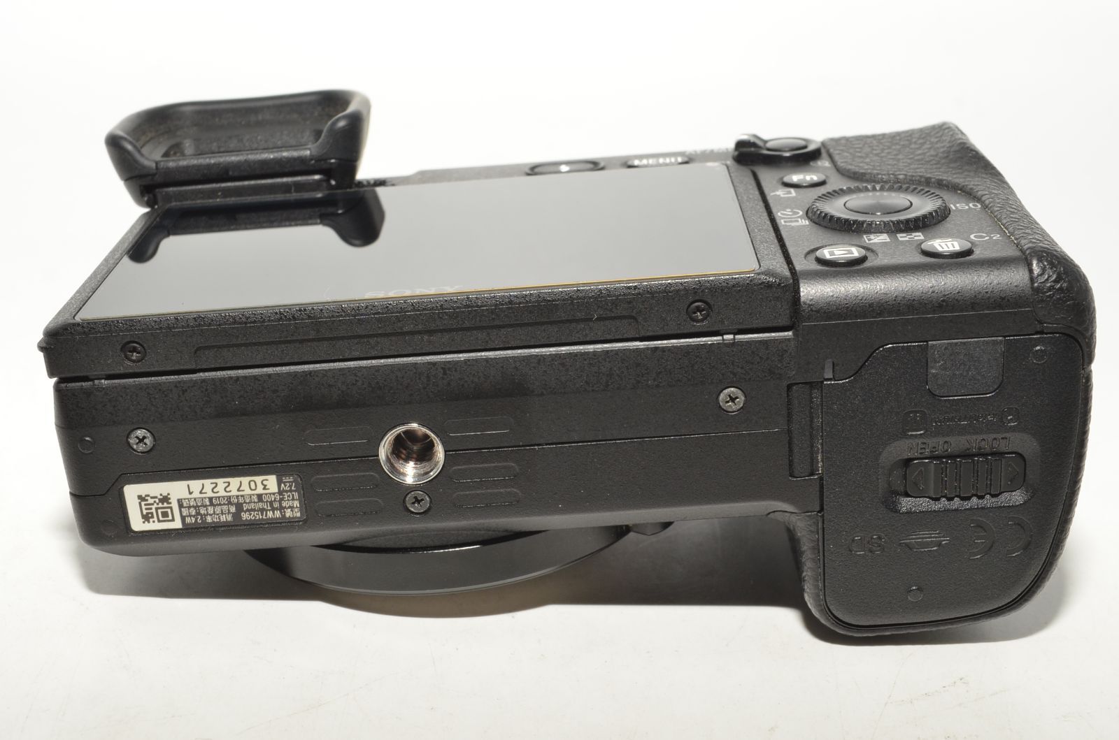 ミラーレス一眼カメラ α6400