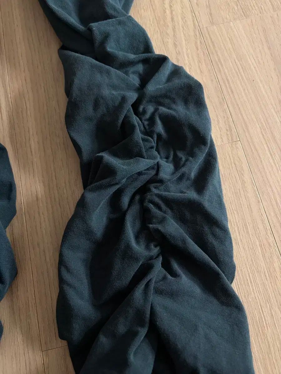 シャーリングパンツ