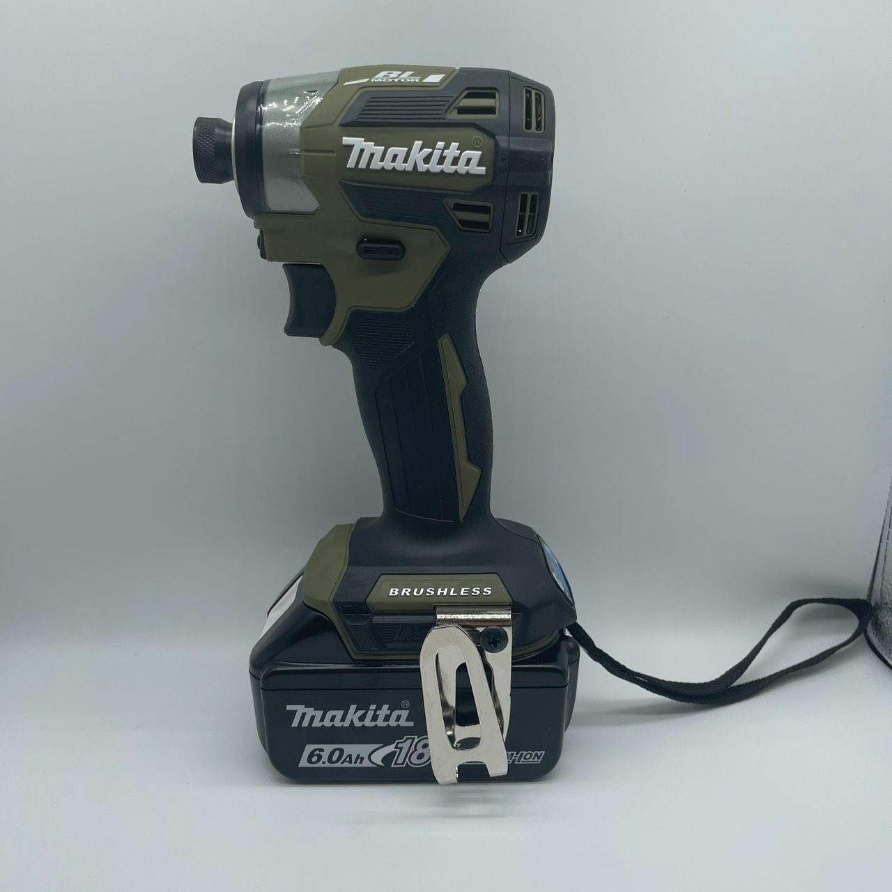 マキタ MAKITA TD173D 充電式 インパクトドライバー 18V 本体 バッテリーのみ A25-3388