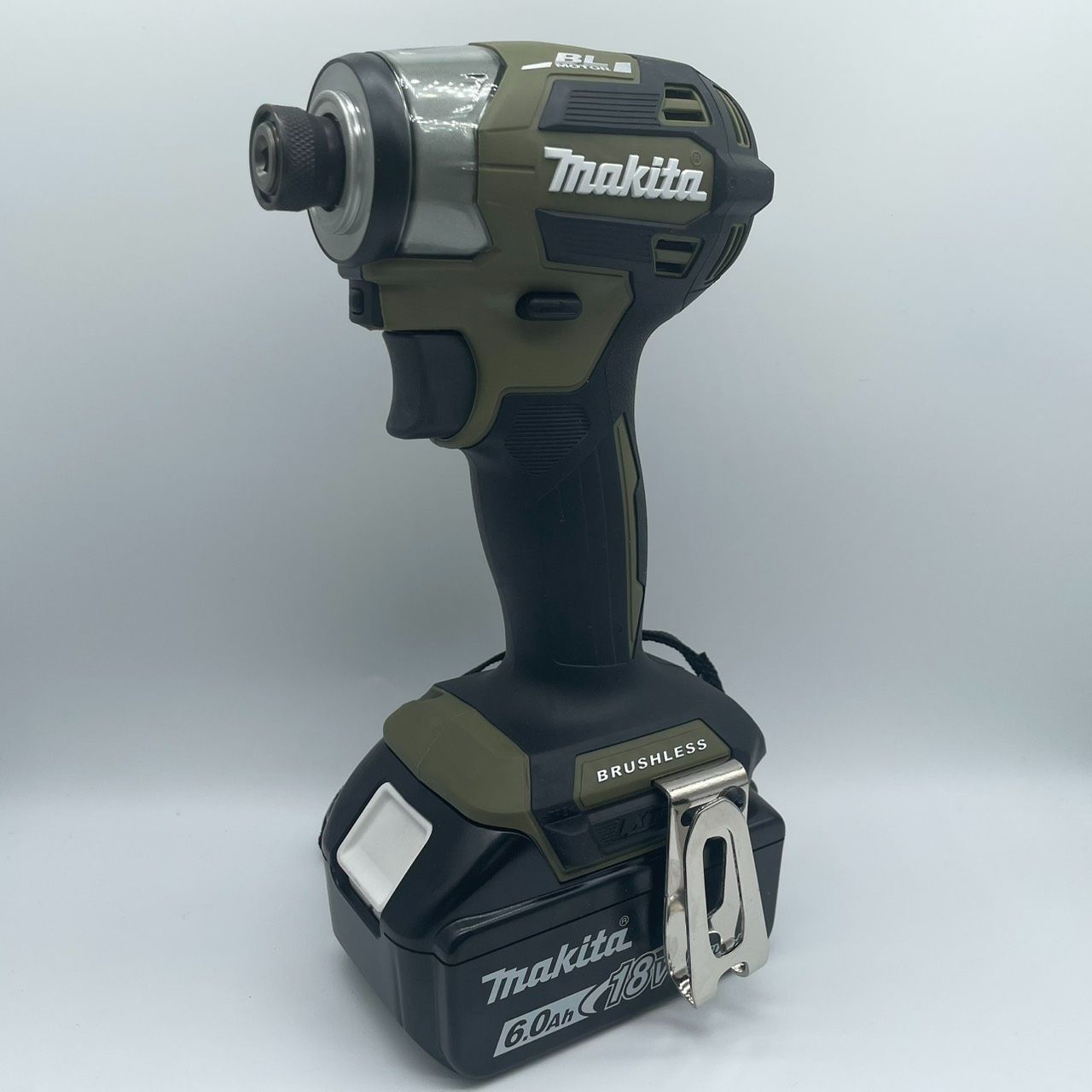 マキタ MAKITA TD173D 充電式 インパクトドライバー 18V 本体 バッテリーのみ A25-3388