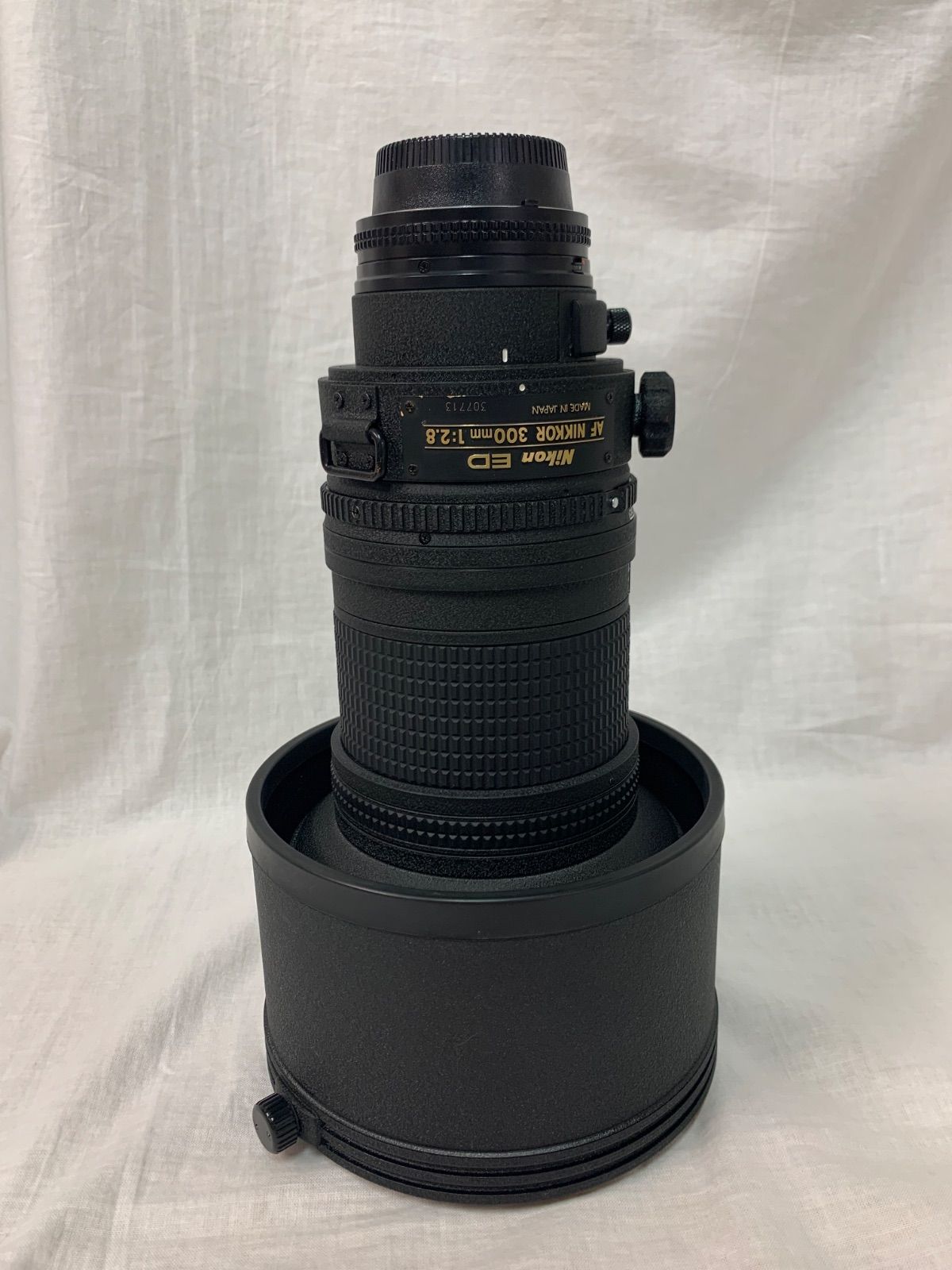 Nikon ED AF NIKKOR 300mm 1 2.8