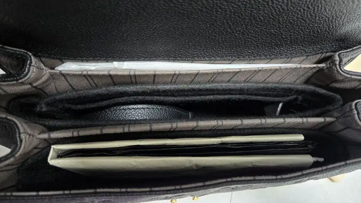 アンフラップ ブラック