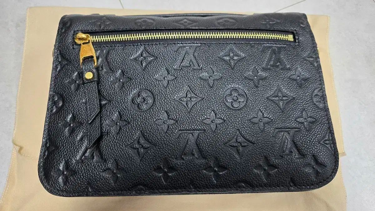 アンフラップ ブラック