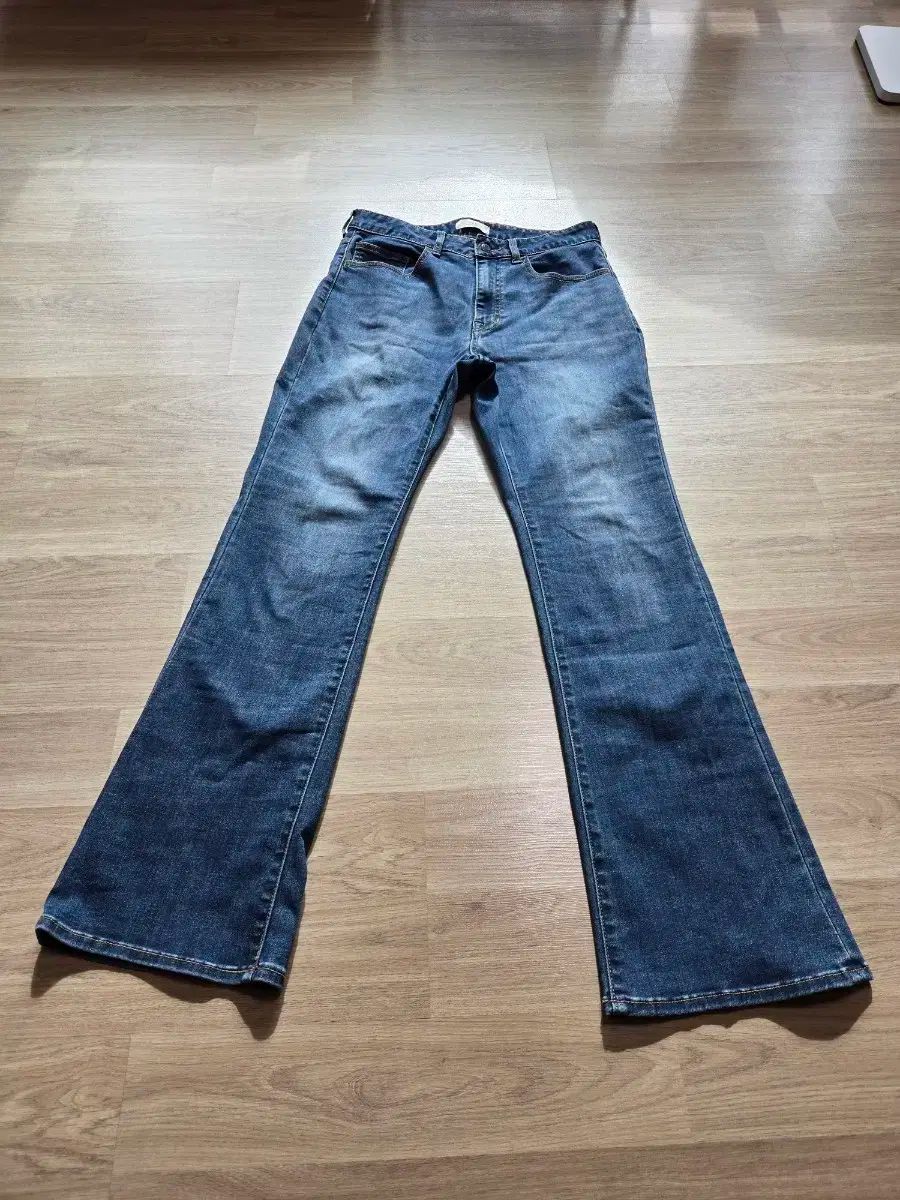 アンダール エアデニム セミブーツカット デニム