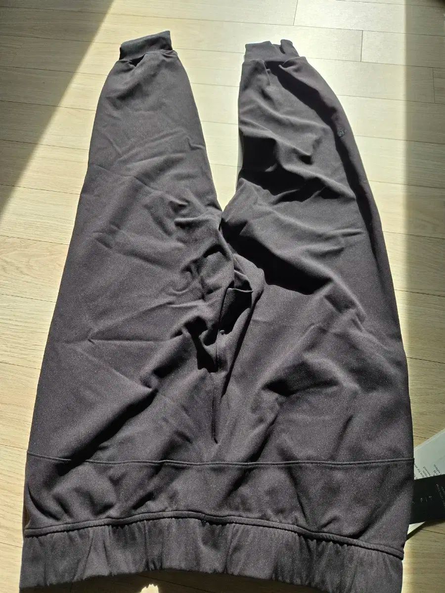 ブラック ジョガーパンツ