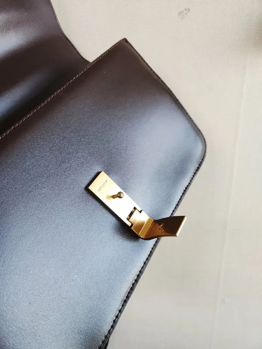 マグー サッチェルバッグ