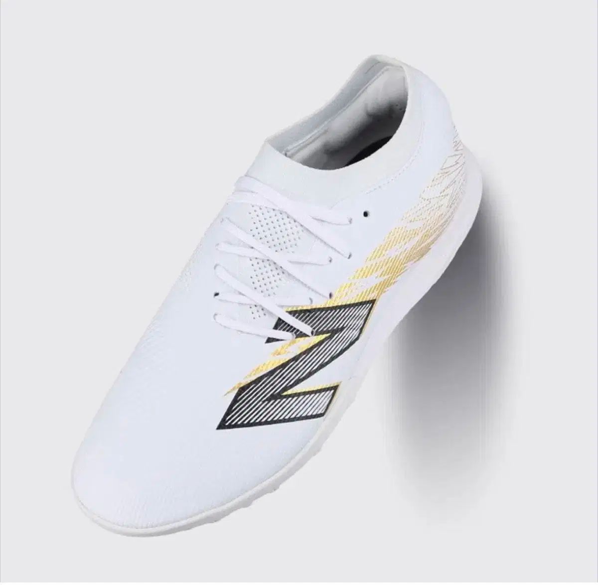 ニュー ンス フューロン V 8 TF サッカーシューズ 270 mm 2 E